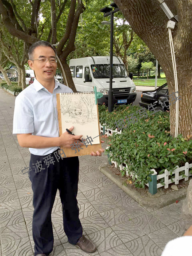2015.09.23 接受南京依維柯車公司訪問時(shí)現(xiàn)場速寫完成余姚北濱江路街景